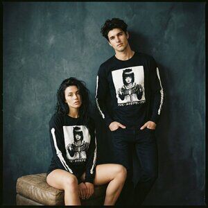 Zombie Make Out Club Mens Small Unisex Goth Skeleton Graphic Tee Y2K Alt Punk